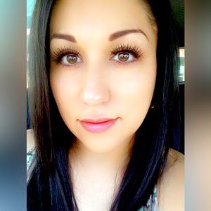 Meet your Posher, Cynthia